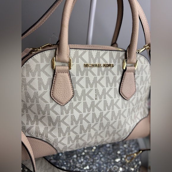 Michael Kors Hattie MK Signature Bowling Satchel Bag NWOT - Picture 4 of 16